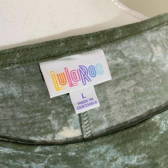 LulaRoe Olive Green Acid Washed/Tie-Dye Dolman Style Top - Picture 4 of 4